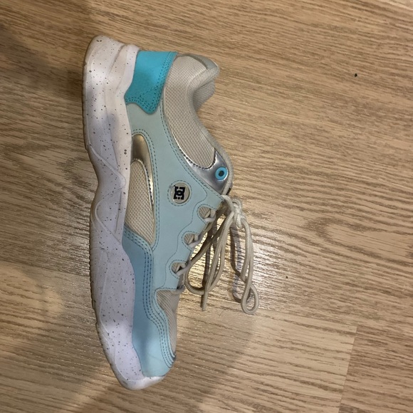 Blue and white DC sneakers - Picture 3 of 5